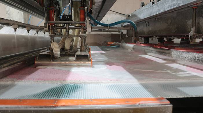 Halıdaki lekelerden eser kalmayacak! Saniyeler içinde yok ediyor 10